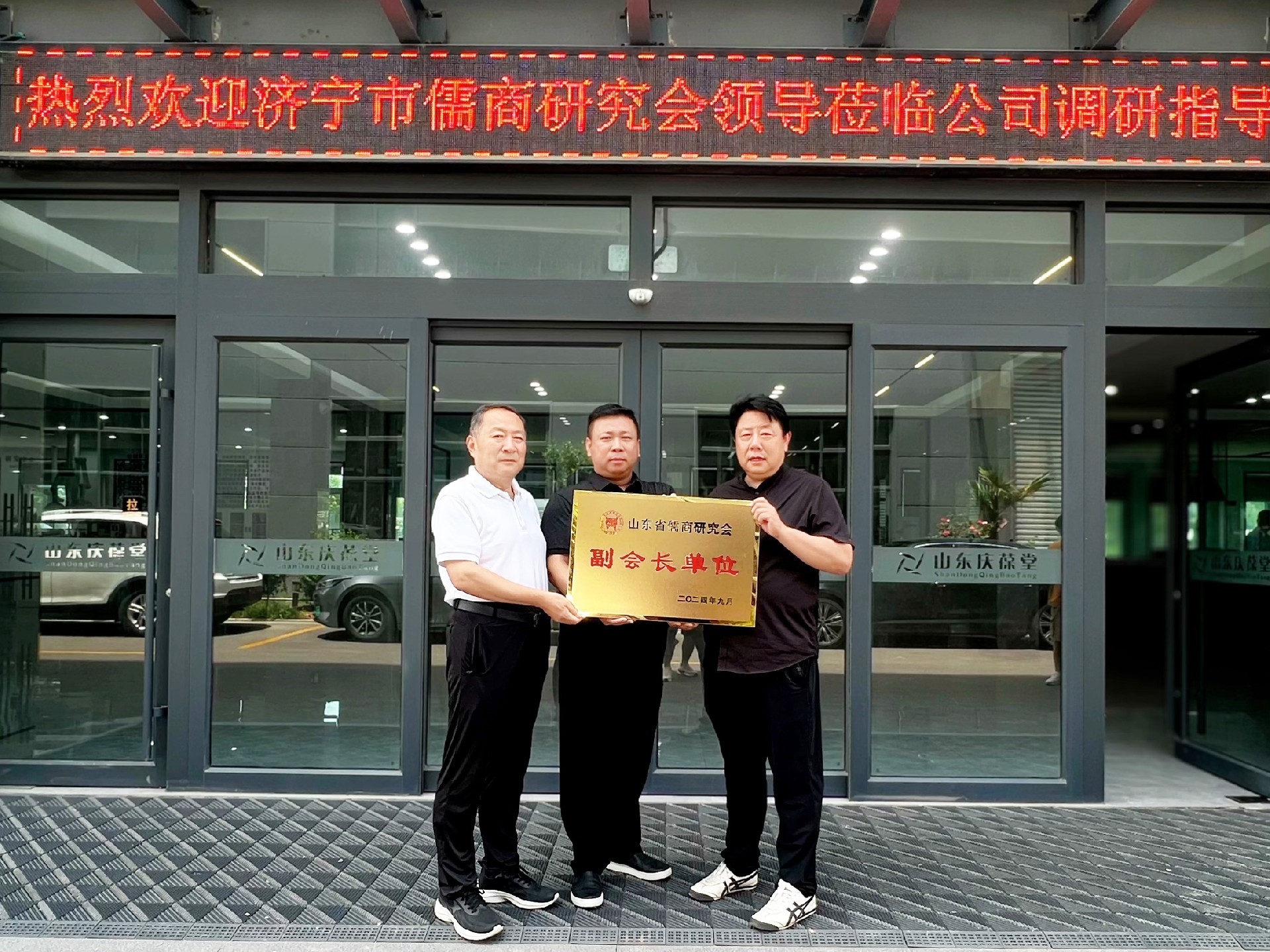 1752215523902138.jpg dcc44bc1a7e7fc8b1c85c6b04097e3b9.jpg